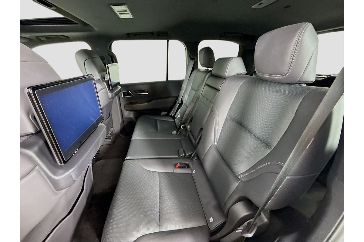 2023 Toyota Landcruiser Sahara FJA300R