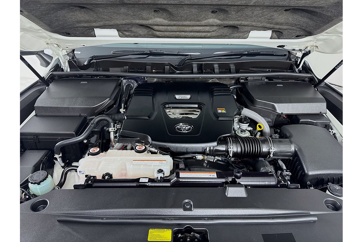 2023 Toyota Landcruiser Sahara FJA300R