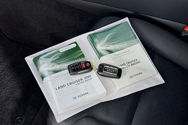 2023 Toyota Landcruiser Sahara FJA300R