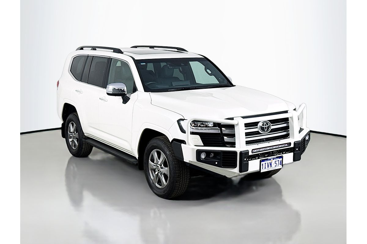 2023 Toyota Landcruiser Sahara FJA300R