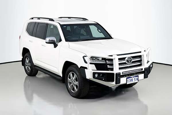 2023 Toyota Landcruiser Sahara FJA300R