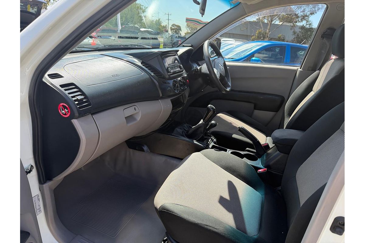 2014 Mitsubishi Triton GLX MN 4X4