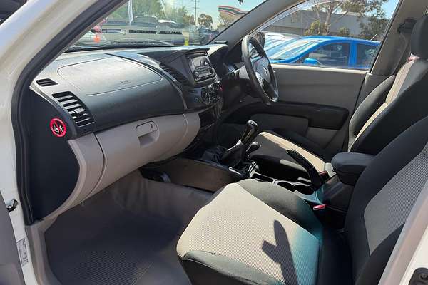 2014 Mitsubishi Triton GLX MN 4X4