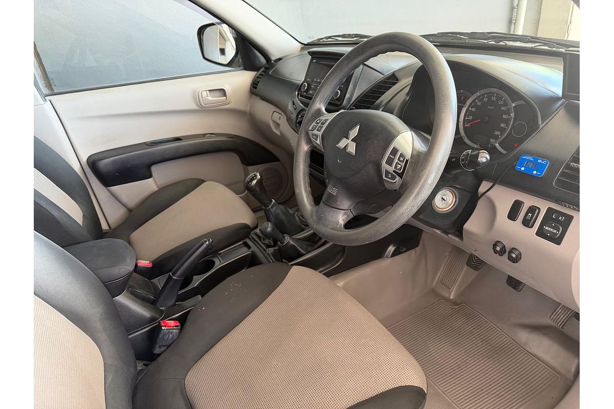 2014 Mitsubishi Triton GLX MN 4X4