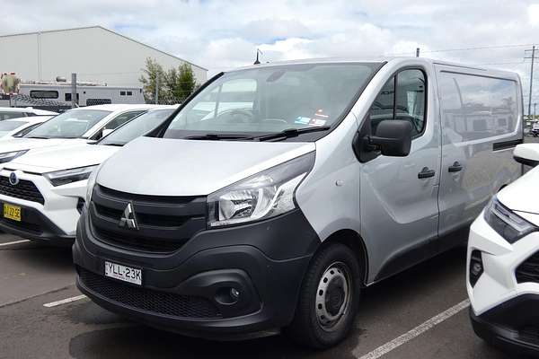 2021 Mitsubishi Express GLX SN LWB