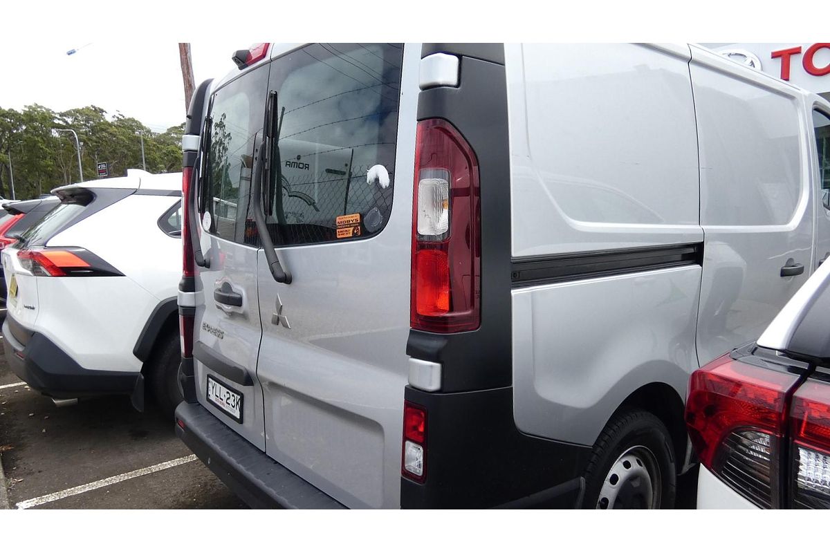 2021 Mitsubishi Express GLX SN LWB