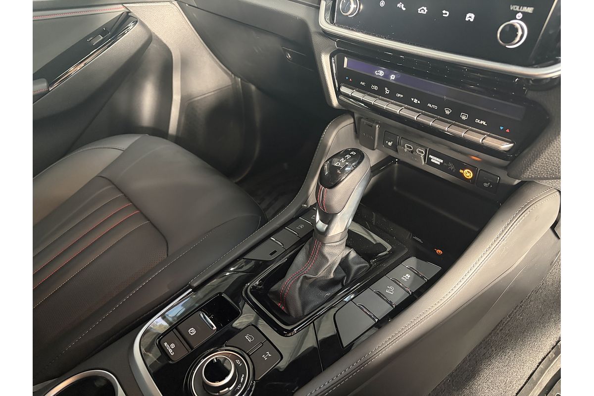 2025 Isuzu MU-X X-TERRAIN