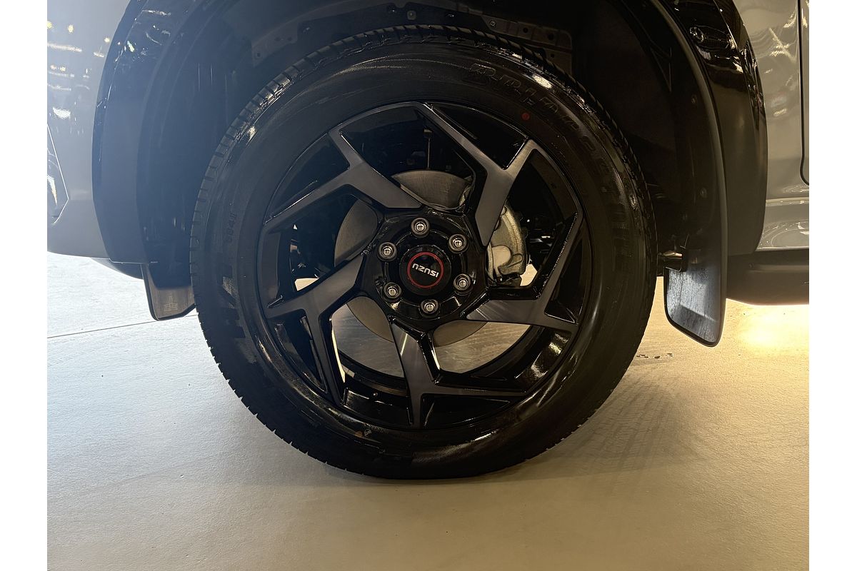 2025 Isuzu MU-X X-TERRAIN