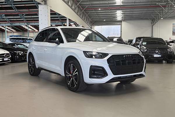 2024 Audi Q5 45 TFSI Dynamic Black FY