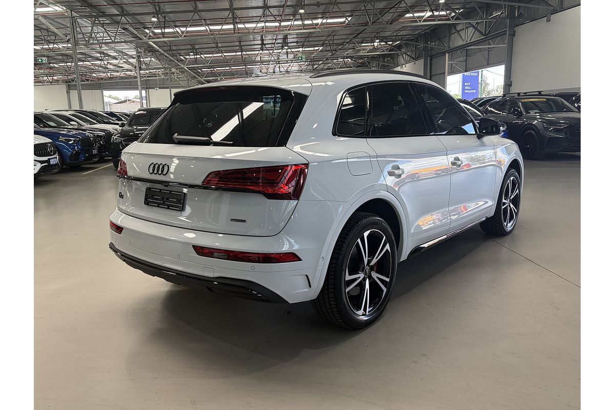 2024 Audi Q5 45 TFSI Dynamic Black FY