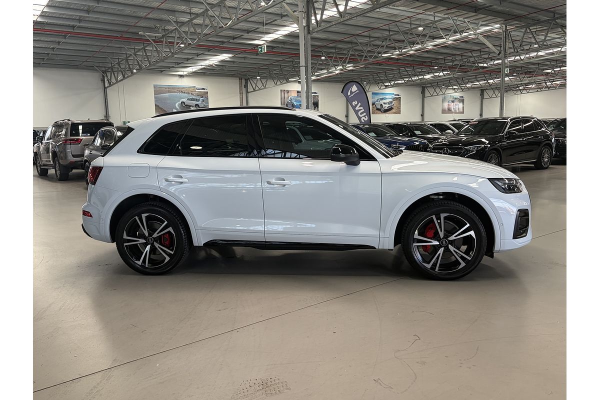 2024 Audi Q5 45 TFSI Dynamic Black FY