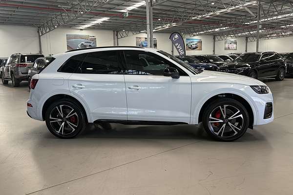 2024 Audi Q5 45 TFSI Dynamic Black FY