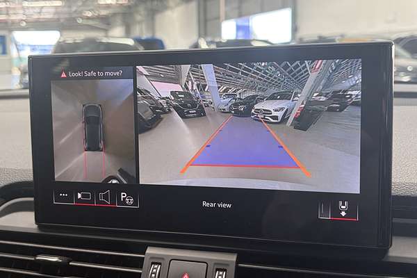 2024 Audi Q5 45 TFSI Dynamic Black FY