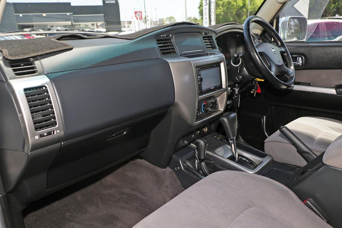 2005 Nissan Patrol ST GU IV