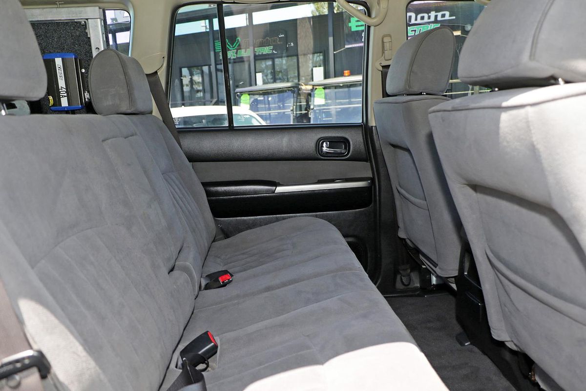 2005 Nissan Patrol ST GU IV