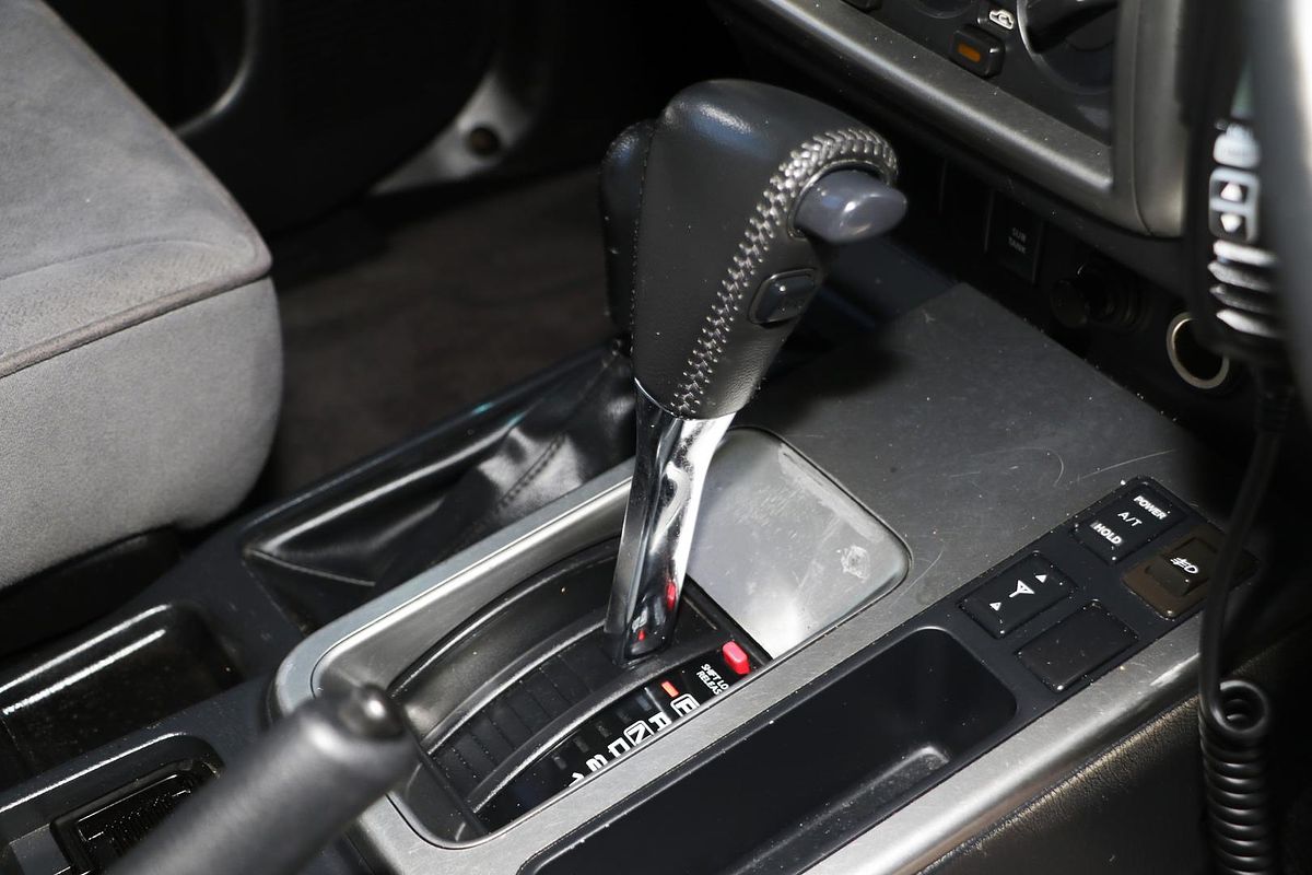 2005 Nissan Patrol ST GU IV