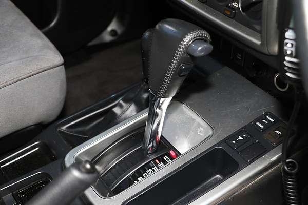 2005 Nissan Patrol ST GU IV