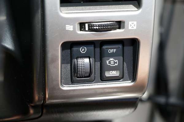 2005 Nissan Patrol ST GU IV