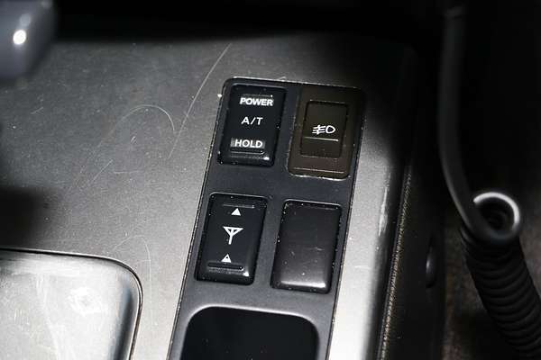 2005 Nissan Patrol ST GU IV