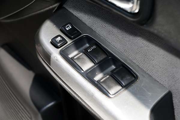 2005 Nissan Patrol ST GU IV