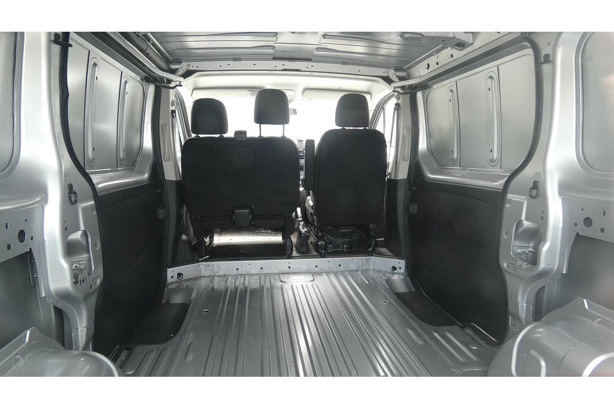 2021 Mitsubishi Express GLX SN LWB