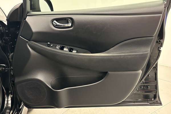 2015 Nissan LEAF  ZE0