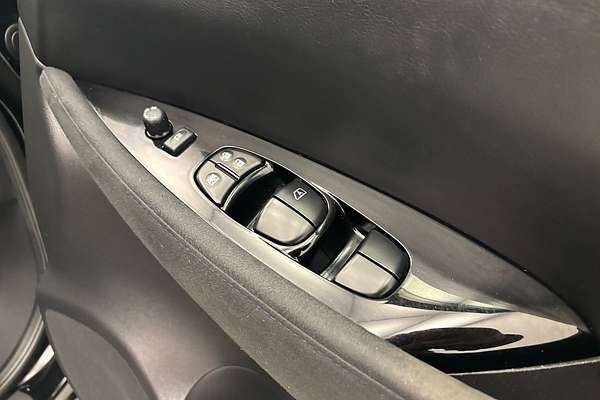 2015 Nissan LEAF  ZE0