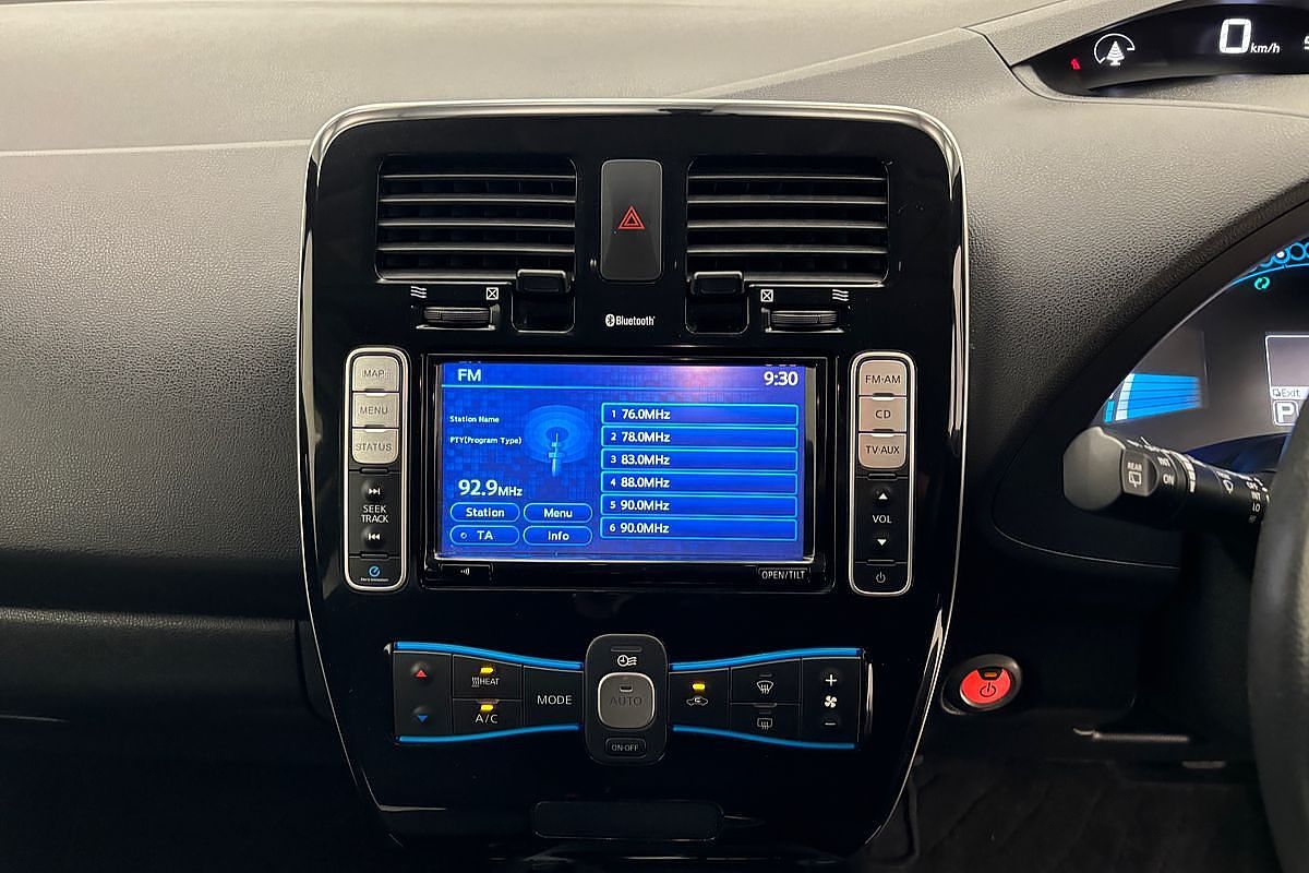 2015 Nissan LEAF  ZE0