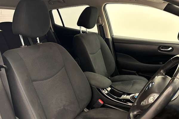 2015 Nissan LEAF  ZE0