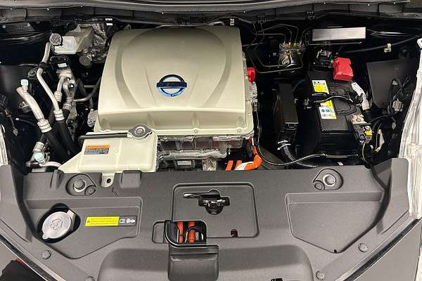 2015 Nissan LEAF  ZE0