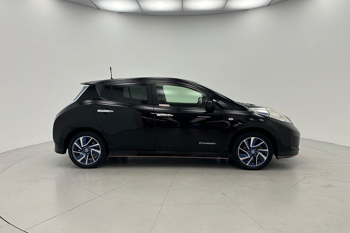 2015 Nissan LEAF  ZE0