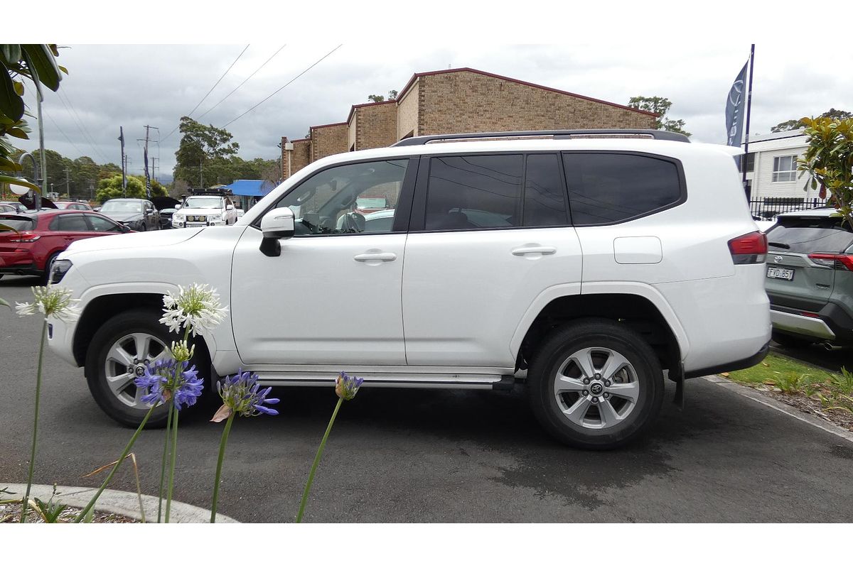 2023 Toyota Landcruiser GXL FJA300R