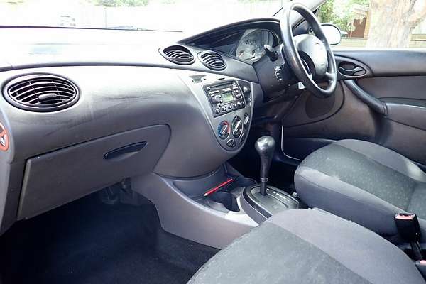 2004 Ford Focus LX LR