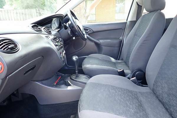 2004 Ford Focus LX LR