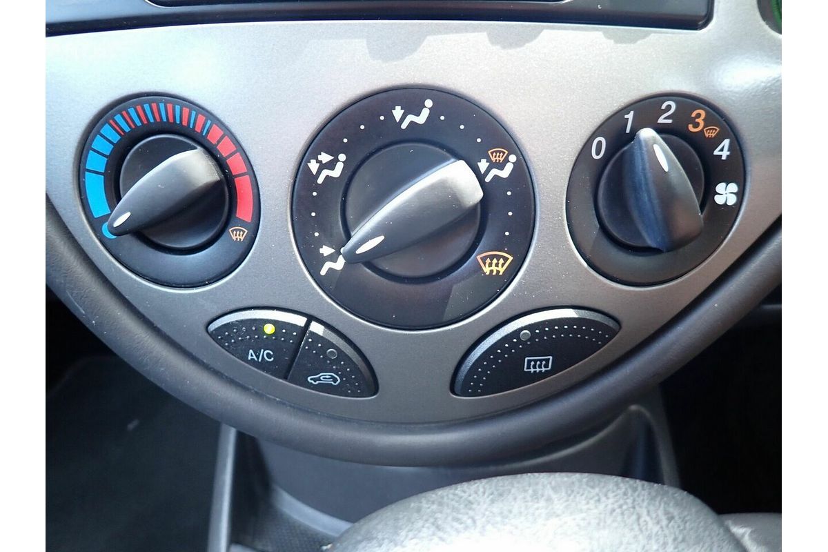 2004 Ford Focus LX LR