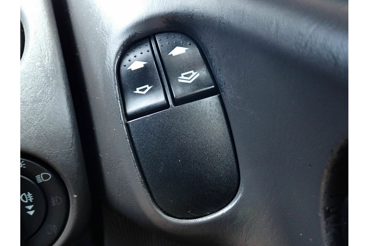 2004 Ford Focus LX LR