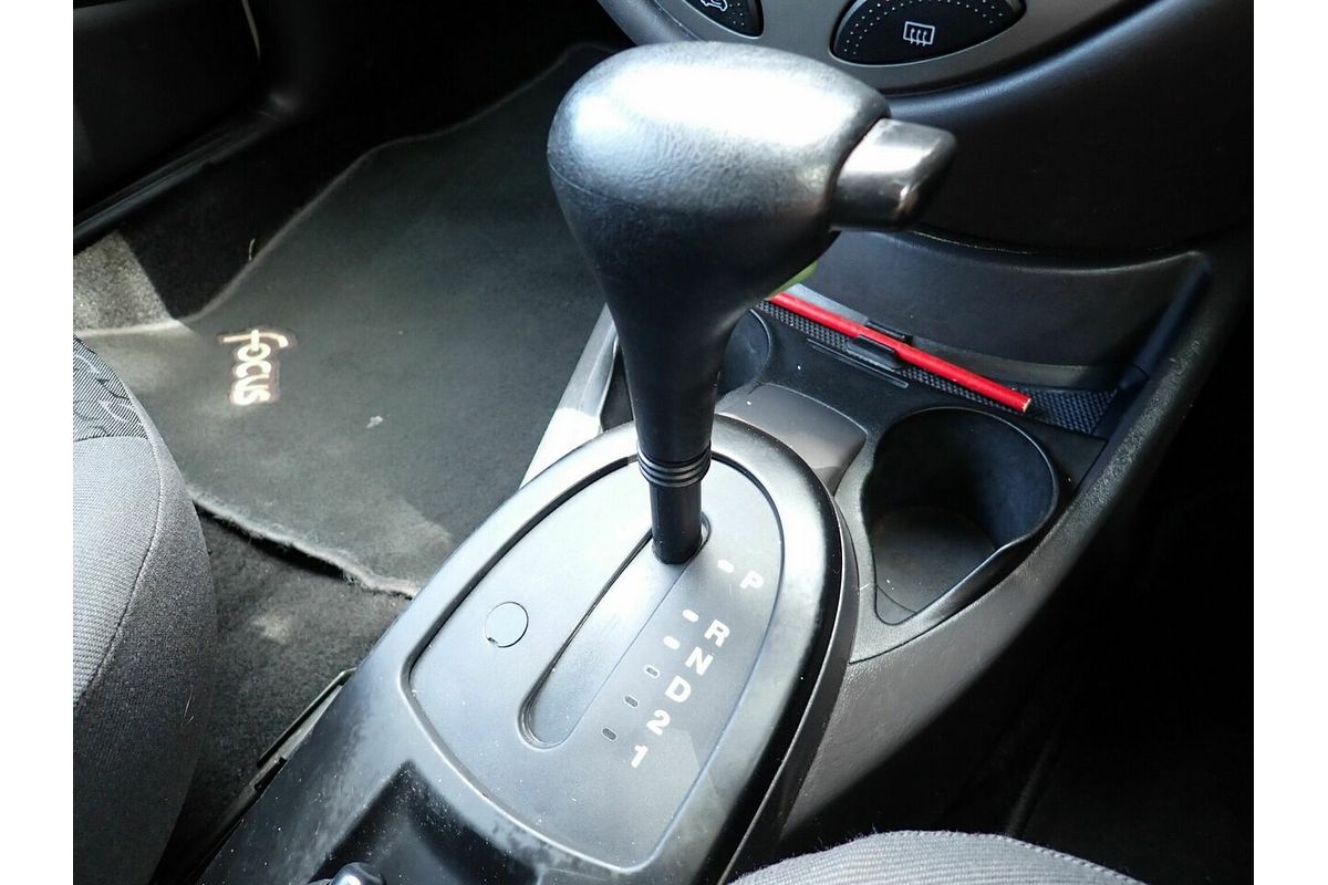 2004 Ford Focus LX LR