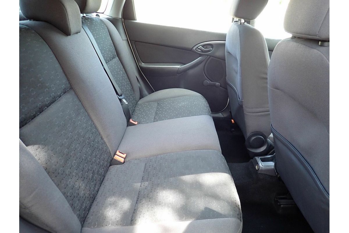 2004 Ford Focus LX LR