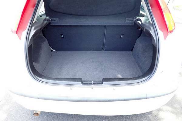 2004 Ford Focus LX LR