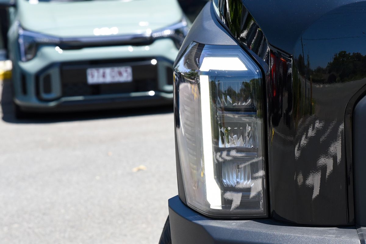 2025 Kia Tasman SX TK 4X4