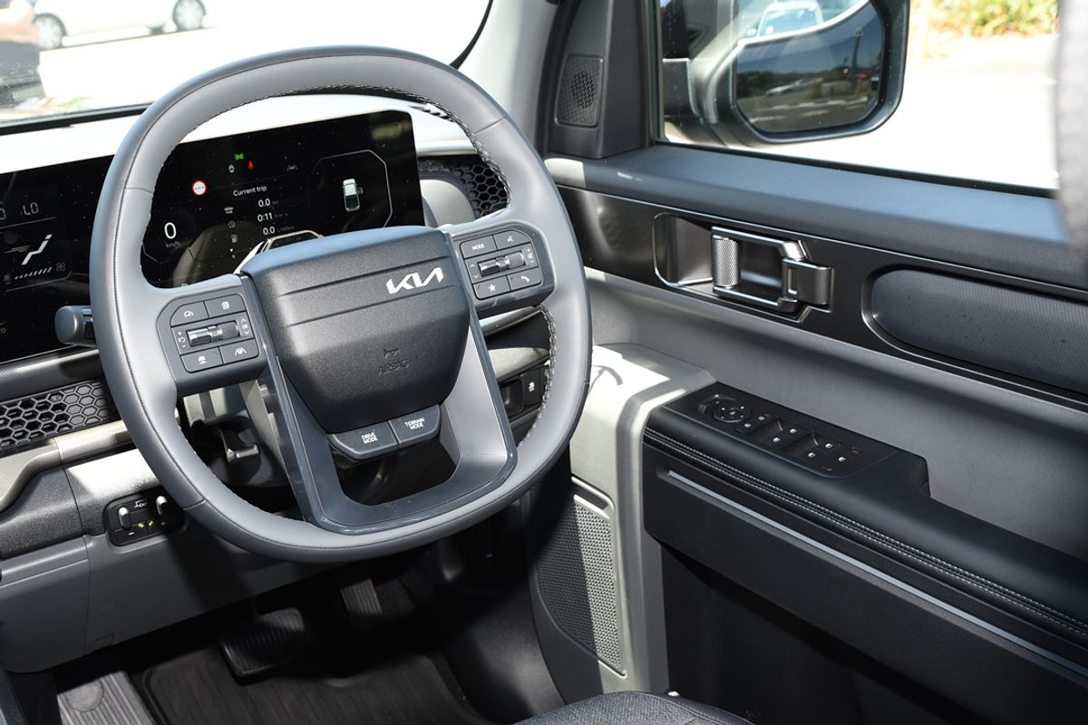 2025 Kia Tasman SX TK 4X4