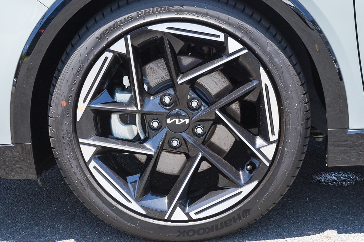 2025 Kia K4 GT-Line CL4m