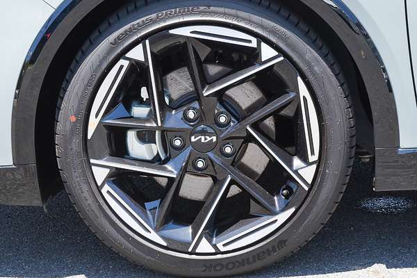 2025 Kia K4 GT-Line CL4m