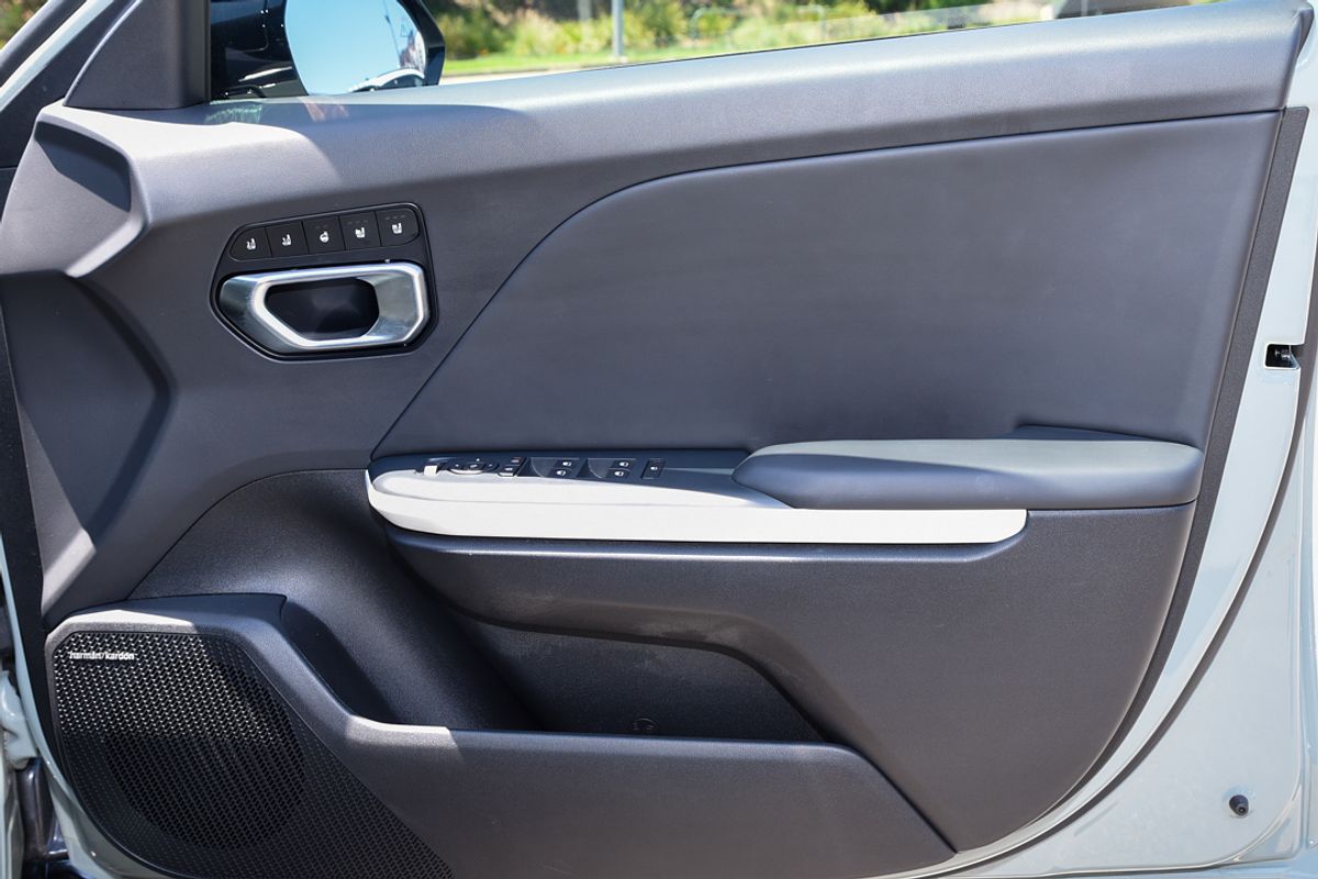 2025 Kia K4 GT-Line CL4m