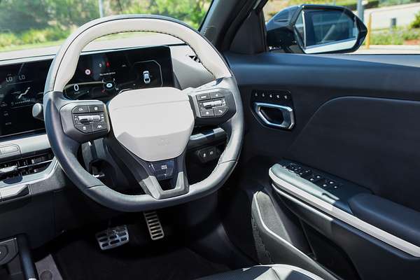 2025 Kia K4 GT-Line CL4m