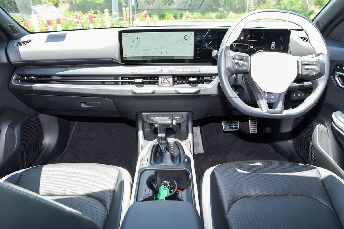 2025 Kia K4 GT-Line CL4m