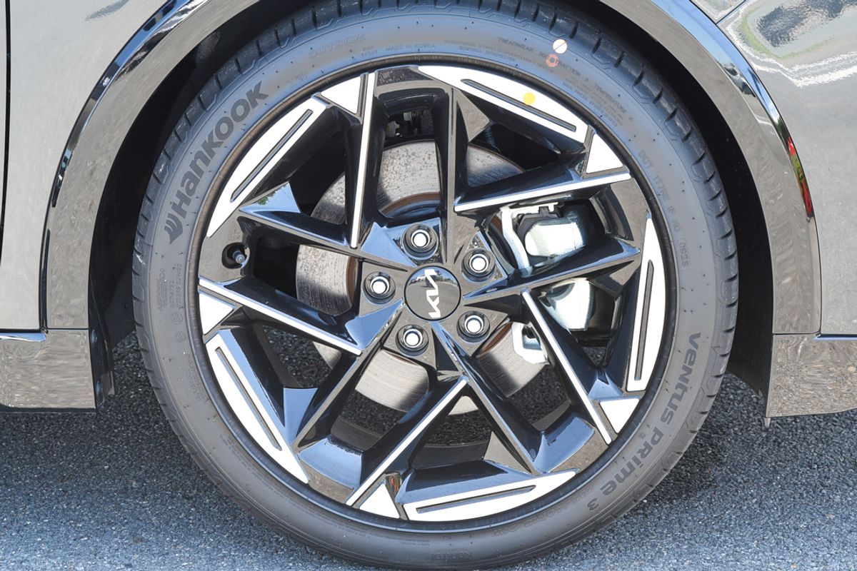 2025 Kia K4 GT-Line CL4m