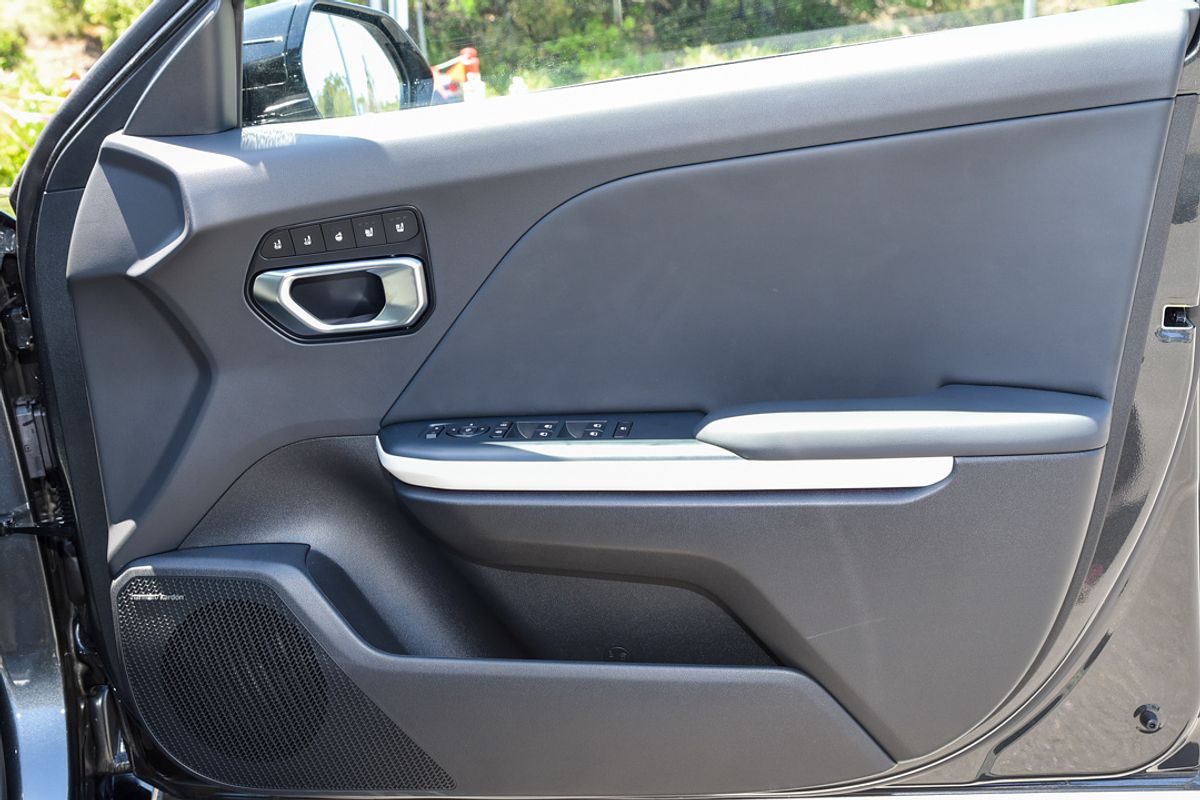 2025 Kia K4 GT-Line CL4m