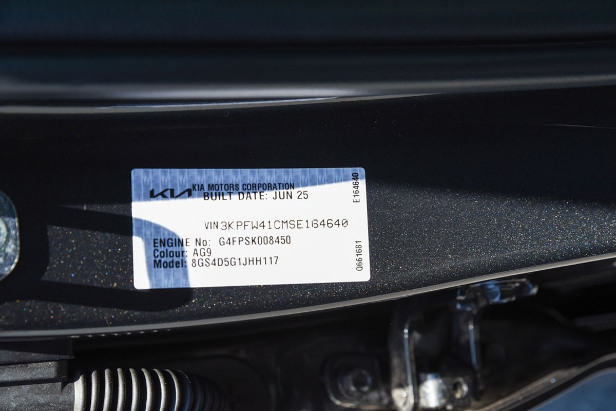 2025 Kia K4 GT-Line CL4m