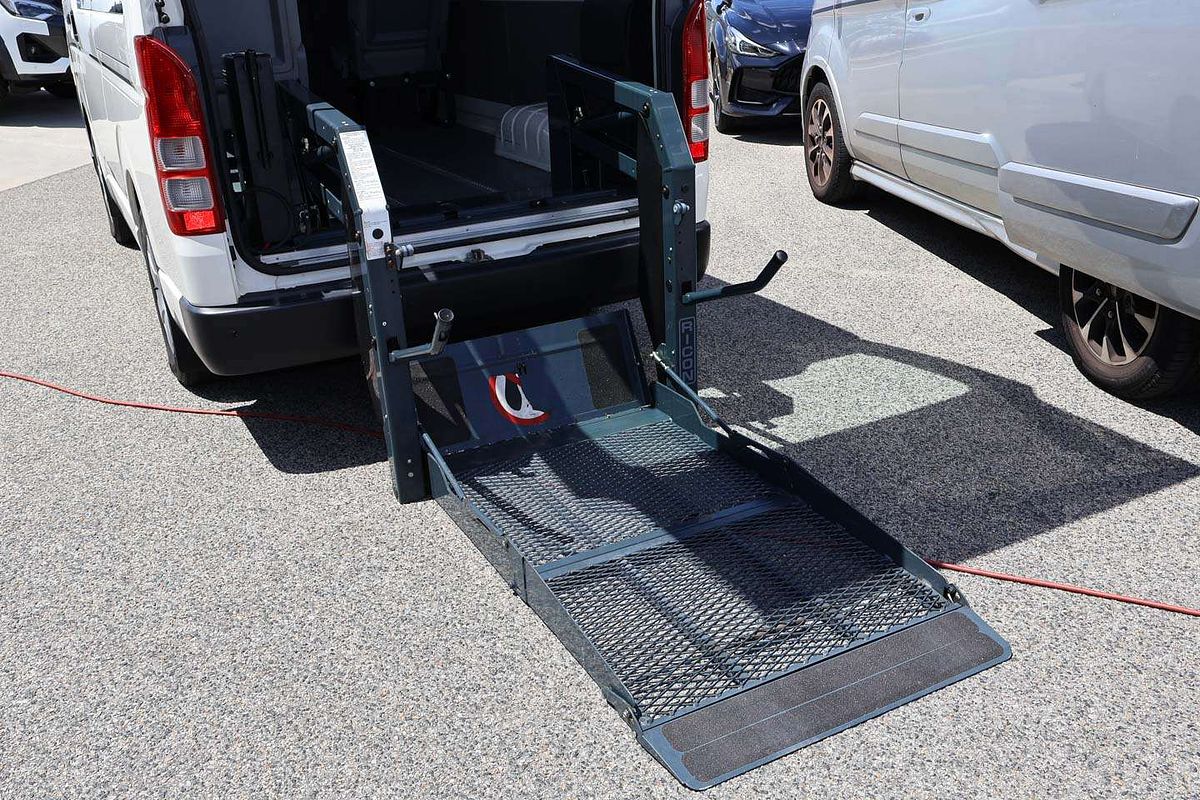 2009 Toyota Hiace KDH201R LWB